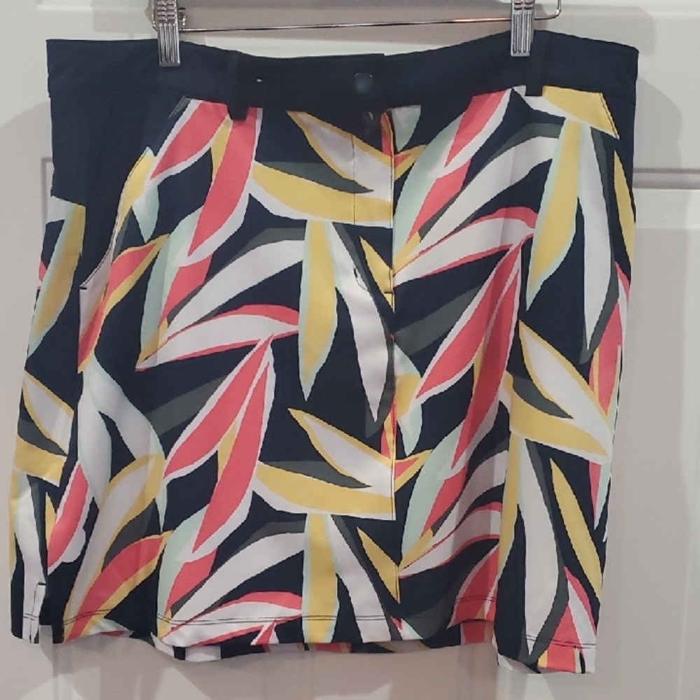 Lady Hagen Desert Getaway Retro Leaf Navy Golf Skort - Picture 4 of 11